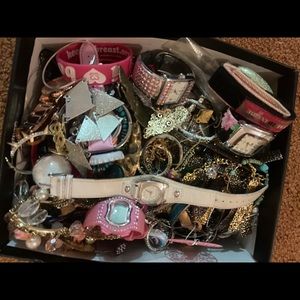 Massive lot of costume jewelry 💍